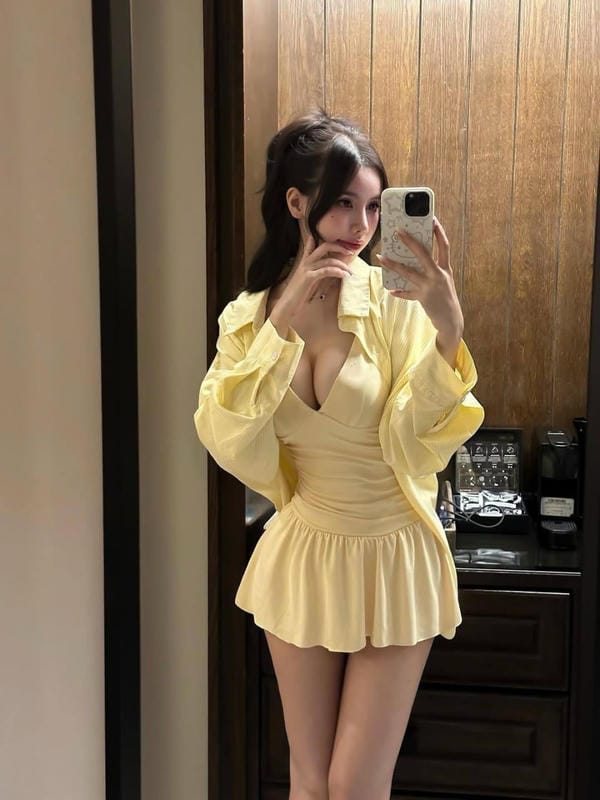 gái xinh mặc váy ngắn 14