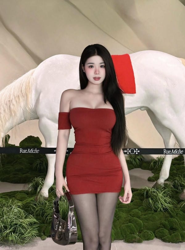 gái xinh mặc váy ngắn 15