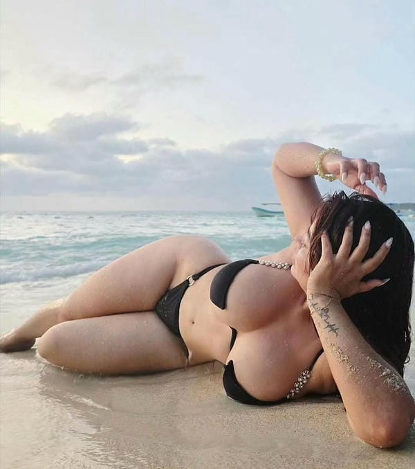 gái xinh show vú 18