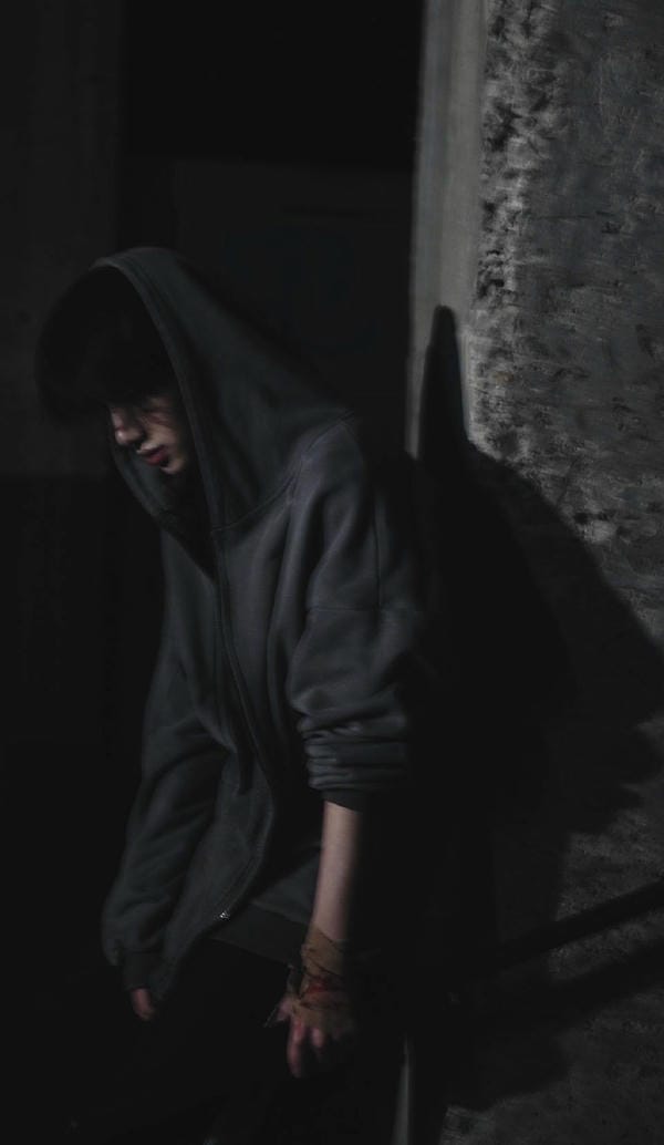 hình ảnh con trai buồn cô đơn 11