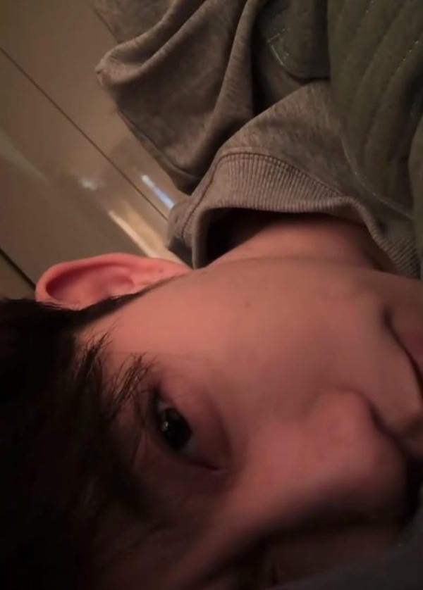 hình ảnh con trai buồn cô đơn 15