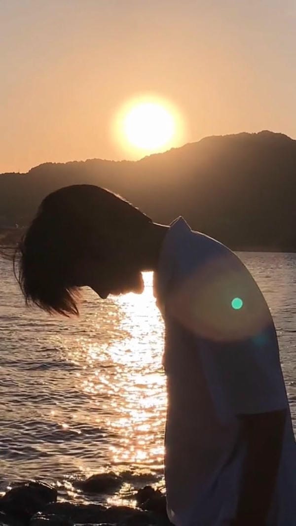 hình ảnh con trai buồn cô đơn 18