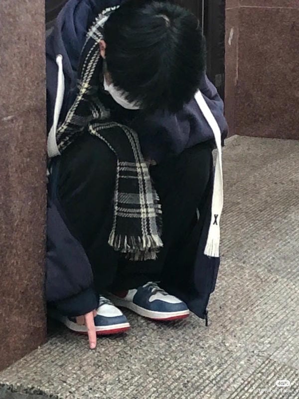 hình ảnh con trai buồn cô đơn 21