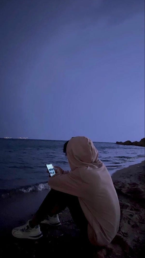 hình ảnh con trai buồn cô đơn 3