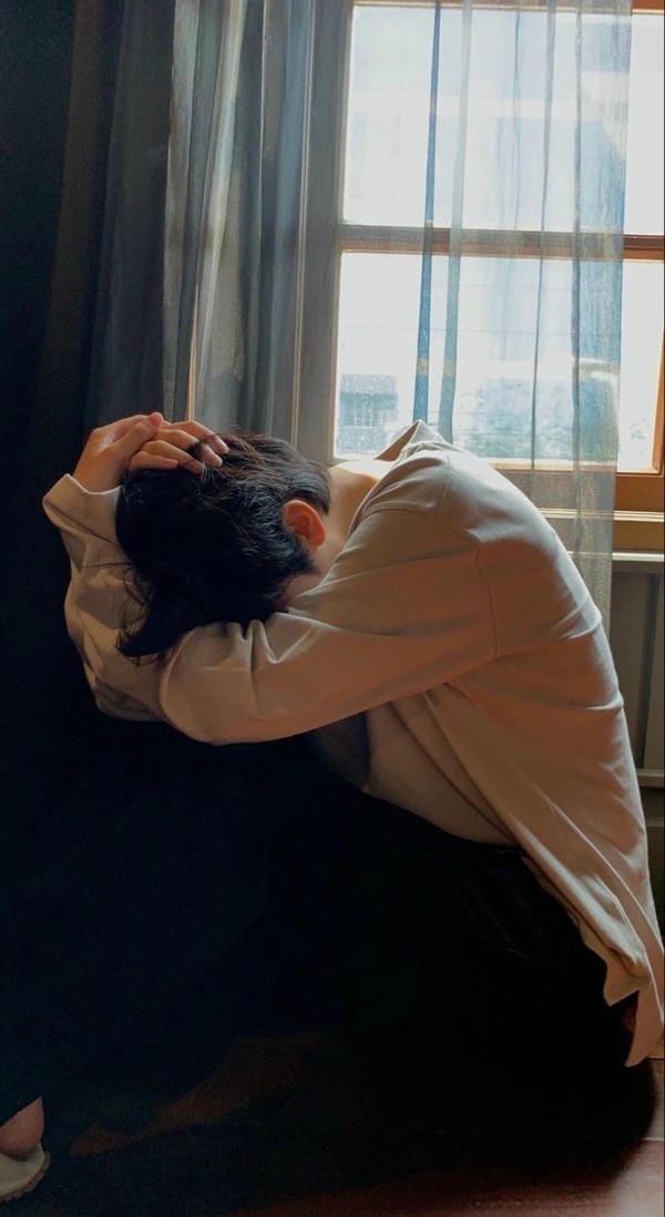 hình ảnh con trai buồn cô đơn 5