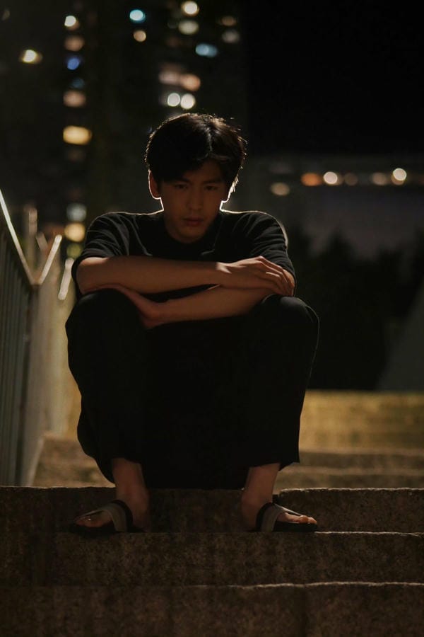 hình ảnh con trai buồn cô đơn 9