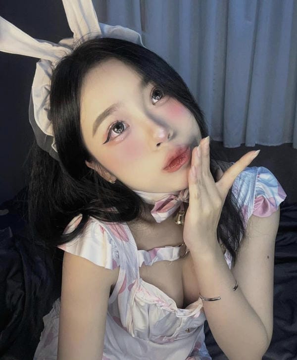 hình ảnh gái xinh che mặt 20