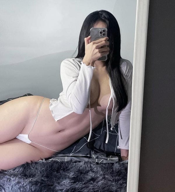 hình ảnh gái xinh che mặt 29