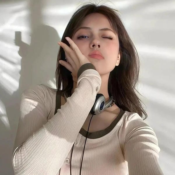 hình ảnh gái xinh che mặt 8